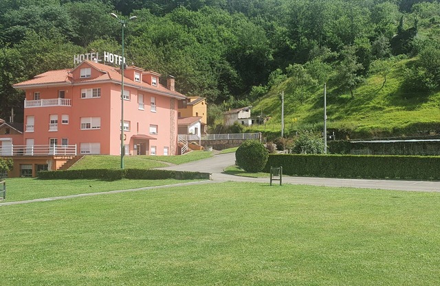 Tourist Apartment 1, 10 minutes from Oviedo