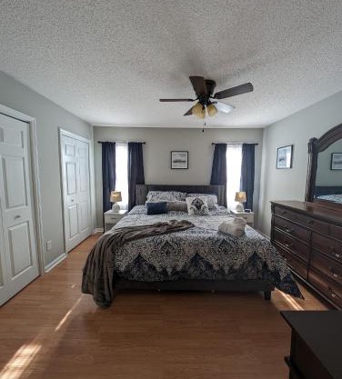 Townhouse near shopping/dining
