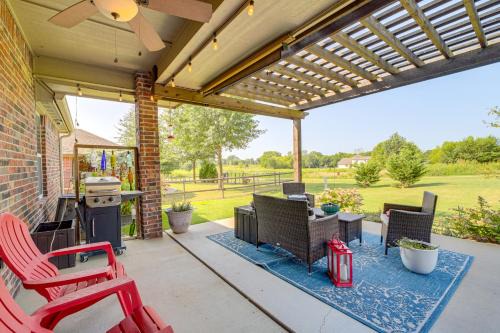Trail Access and Patio Peaceful Tulsa Area Retreat