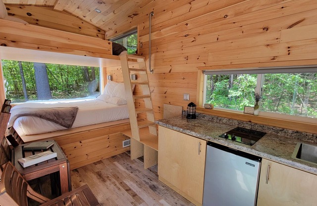 Trailside Stays - Tiny House in the Woods-Escape to Nature. Cardinal