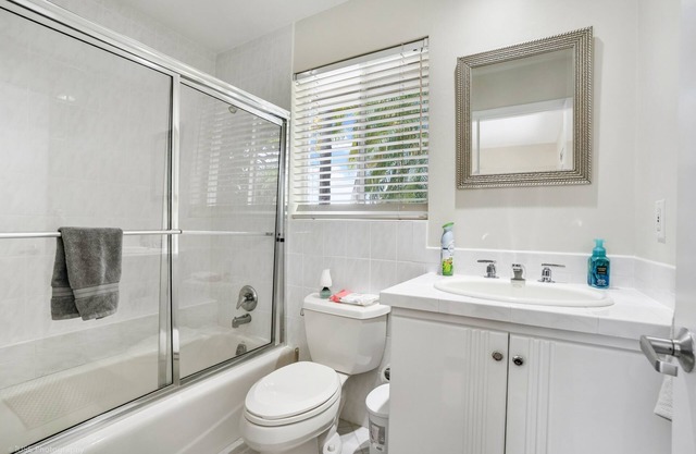 Tranquil 2 BDRM Waterfront Escape with Pool