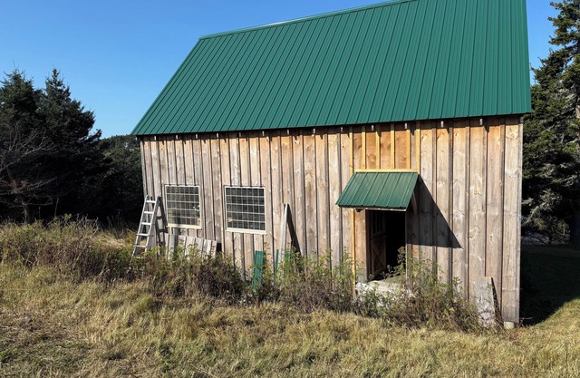 Tranquil and charming 1-bedroom cottage in Frenchboro, harbor-front location