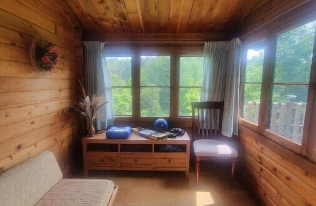 Tranquil Off-Grid Oasisn