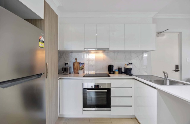Tranquil Rockingham Base for Corporate Guests