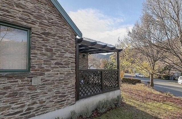 Tranquil Tipperary - Arrowtown Holiday Home