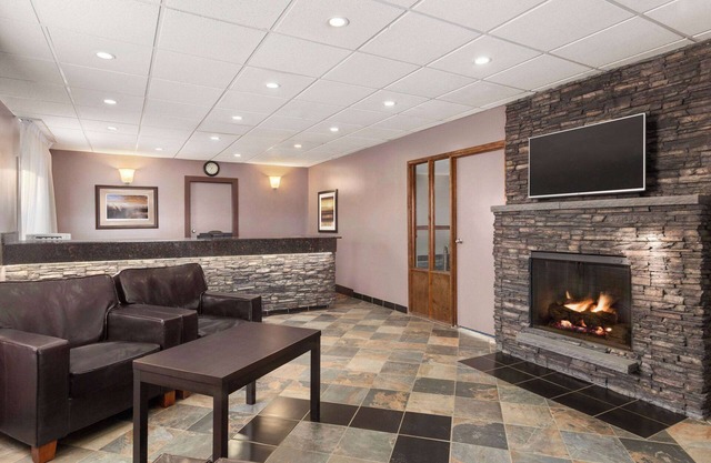 Travelodge by Wyndham Meadow Lake