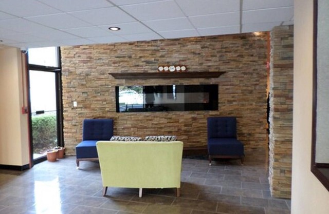 Travelodge by Wyndham Cleveland Lakewood