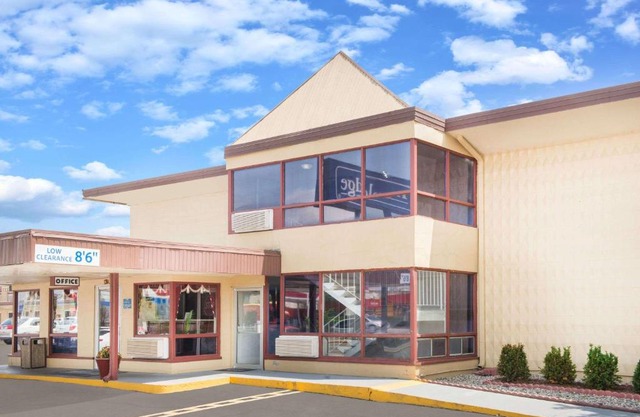 Travelodge by Wyndham Terre Haute