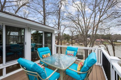 Tree Top Get Away by AvantStay Amazing Lake View