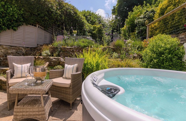 Trenoweth Lodge | Large luxury house with hot tub in Carbis Bay, St Ives