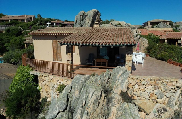 Trinita D Agultu: Cosy cottage with lovely sea view