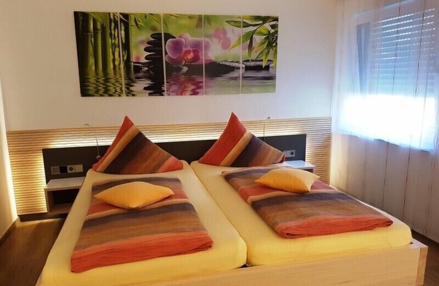 Triple room with bath or shower and WC