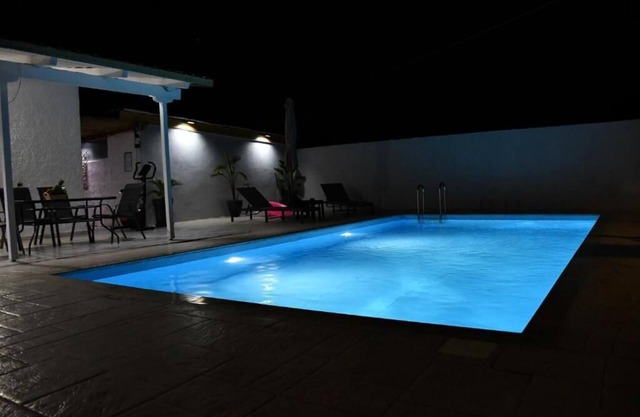 Tropical pool house in rafina