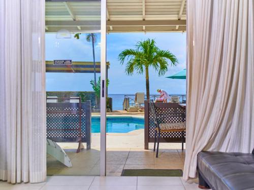 Beach Hotel 