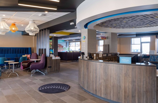 Tru by Hilton Naperville Chicago