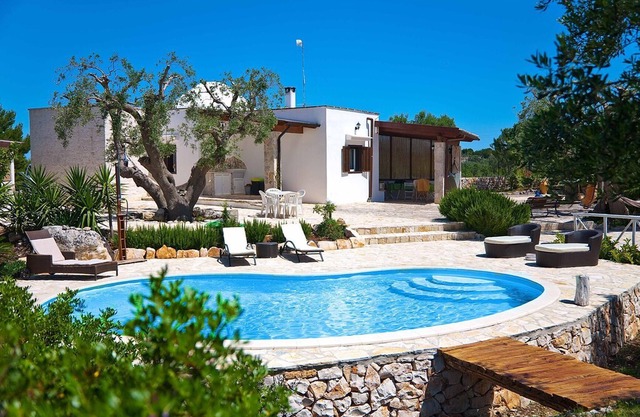 Trullo Romeo - Two Bedroom Villa, Sleeps 5