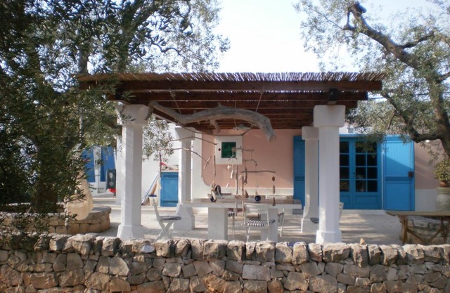 Trullo speciale vicino al mare