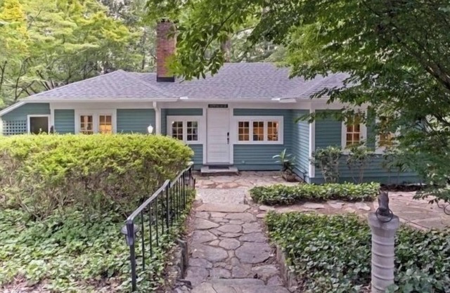 Tryon Historic Cottage Remodeled/Romantic Extras!