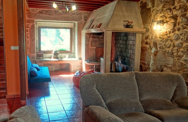 Tucho - Large stone house near to beach