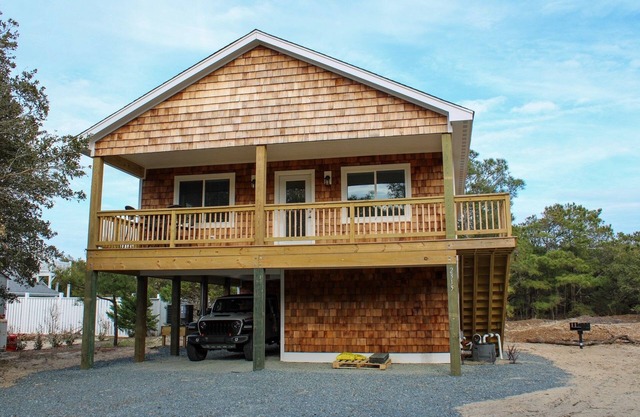 ‘Turn Some Pages’ Secluded Beach House on 4X4 Beach