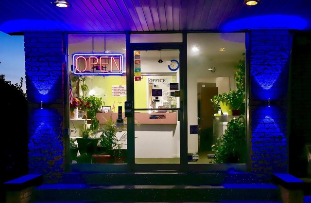 Twi-Lite Inn