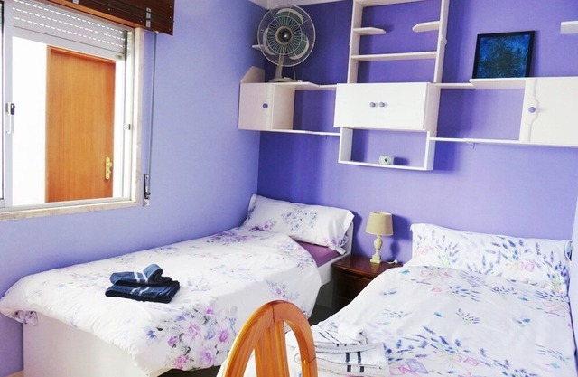 Twin Bedroom + Breakfast