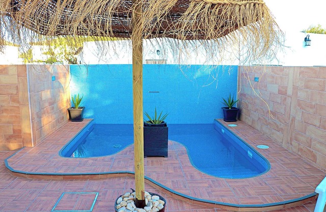 Two bedroom rural holiday home with pool