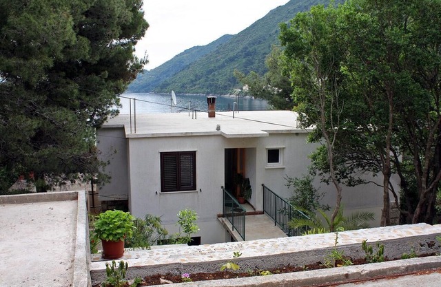 Two bedroom apartment with balcony and sea view Sobra, Mljet (A-4936-b)