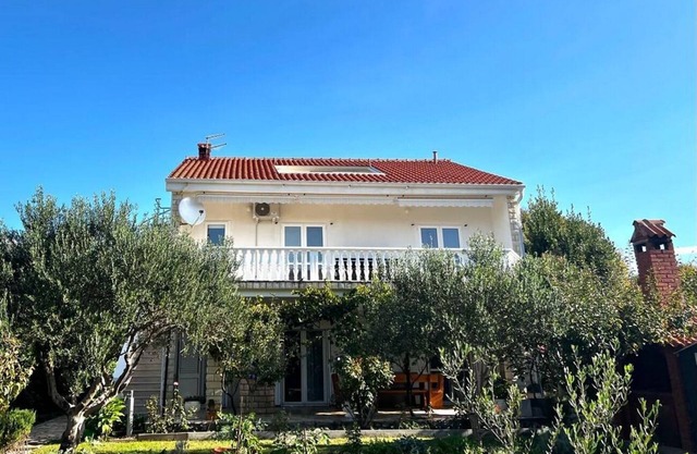 Two bedroom apartment with terrace Vlašići, Pag (A-4139-a)