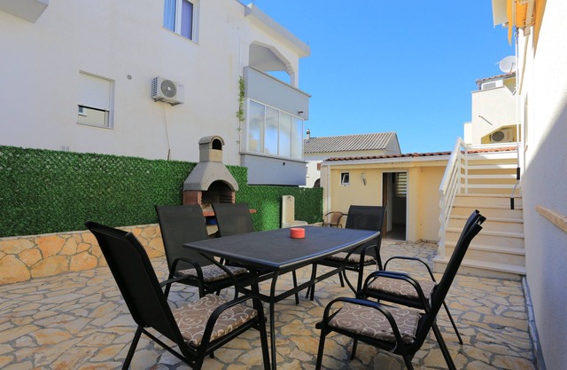 Two bedroom apartment near beach Mastrinka, Čiovo (A-22956-b)