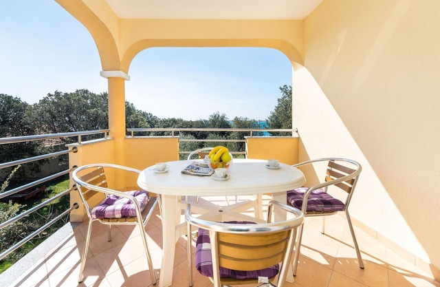Two bedroom apartment near beach Vrsi - Mulo, Zadar (A-5951-d)