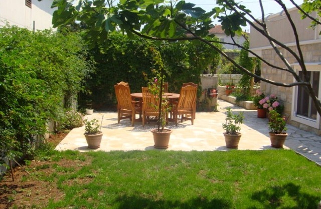 Two bedroom apartment with air-conditioning Supetar, Brač (A-13180-c)
