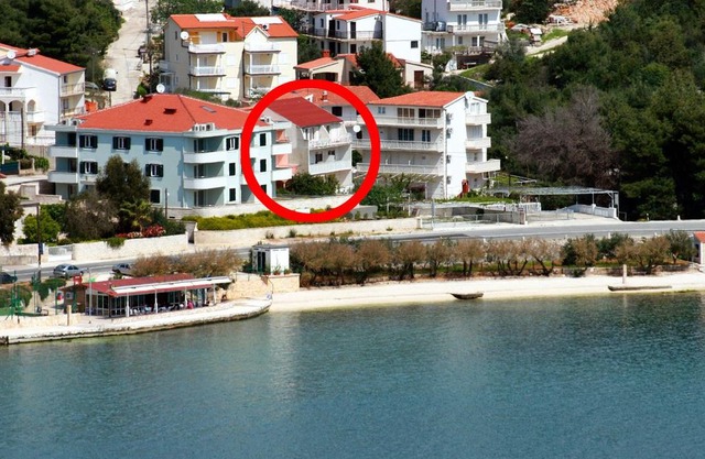 Two bedroom apartment with balcony and sea view Marina (Trogir)