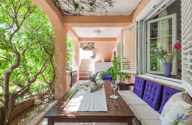 Two bedroom apartment with terrace Šimuni, Pag (A-4083-c)