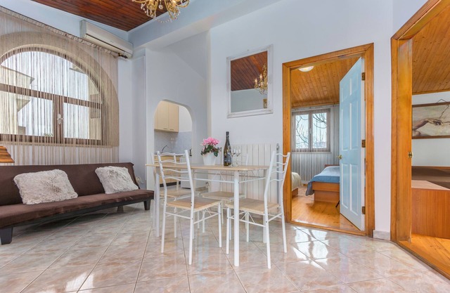Two bedroom apartment with terrace Poreč (A-13927-a)