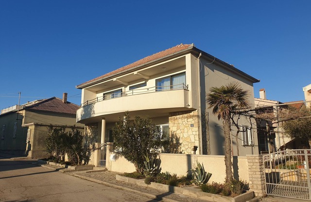 Two bedroom apartment with terrace and sea view Nin, Zadar (A-16428-a)