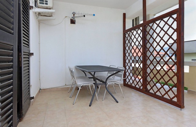 Two bedroom apartment with terrace and sea view Pag (A-18345-a)