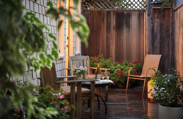 Two Bedroom Craftsman Cottage, near downtown Santa Barbara