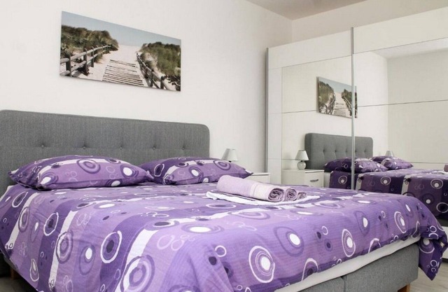 Two bedroom apartment with balcony and sea view Kaštel Kambelovac, Kaštela (A-21372-c)
