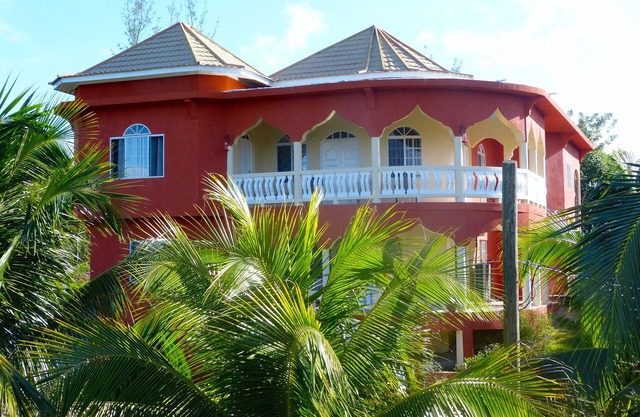Two bedroom villa in Sheffield - near Negril