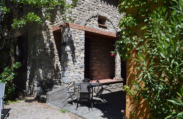 Two person gite in town of Prades (2 people maximum)