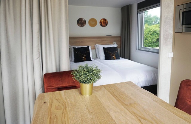 two-person Hotel Lodge