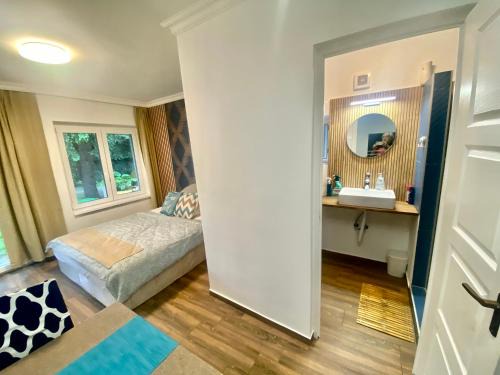 Two rooms with bath