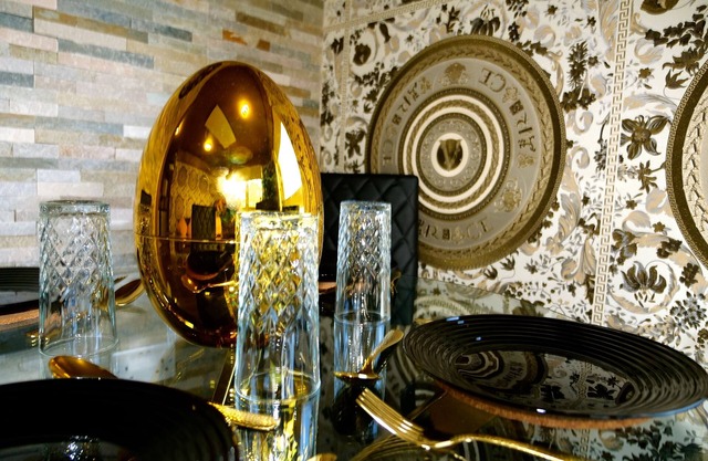 Ultra Deluxe Versace Apartment Near Sheffield