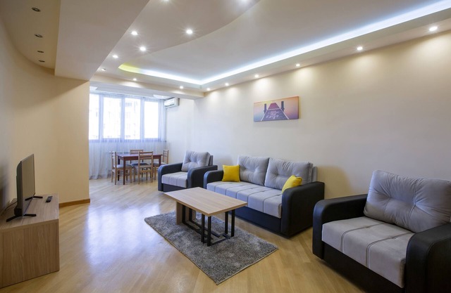 Umba Apartment N4 - balcony and Mount Ararat view