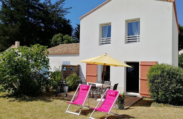 Un air de Vacances : Plage de Sauveterre, Piscine et Forêt