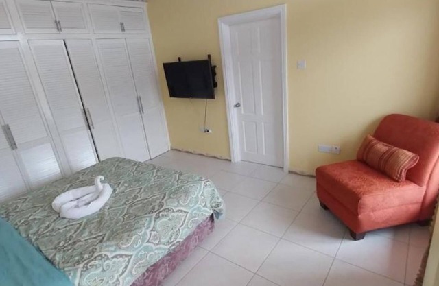 Union Hilltop Paradise Villas - Relaxing 2-Bedroom Villa for Family & Friends 1