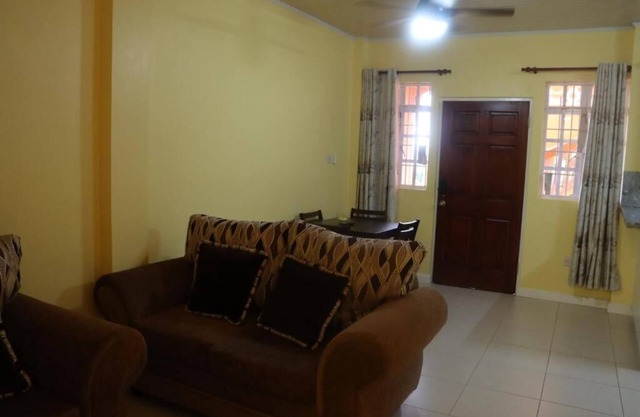Union Hilltop Paradise Villas - Relaxing 2-Bedroom Villa for Family & Friends 4