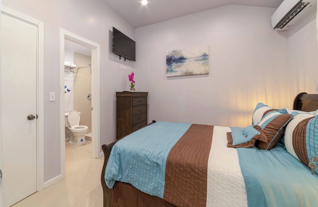 Unique 1-bedroom apartment in charming Buckleys with AC, WiFi