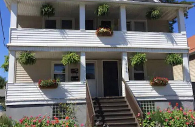 Unique 2 BR in Lively Gordon Square!
